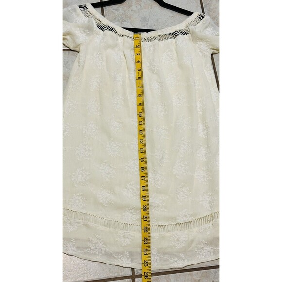 ASTR The Label Women Size XS Embroidered Floral Lined Mini Dress Boho Gypsi - Picture 9 of 11